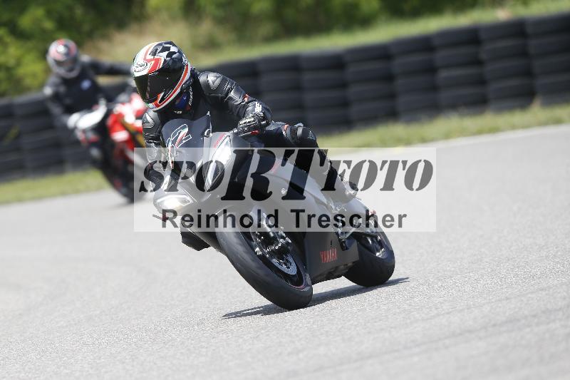 /27 12.06.2025 Ducati Schweiz Trackday Warmup  ADR/blau-bleu/2